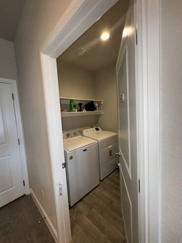521 roundstone Road, Fort Worth, TX 76052