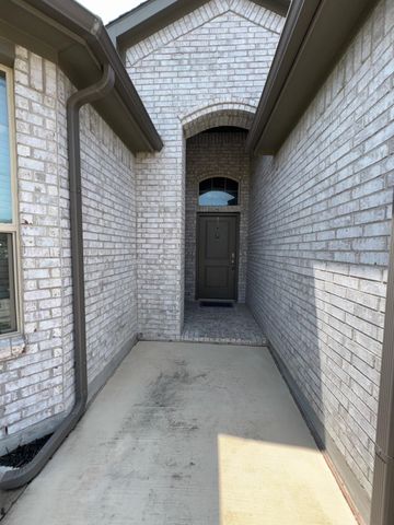 521 roundstone Road, Fort Worth, TX 76052