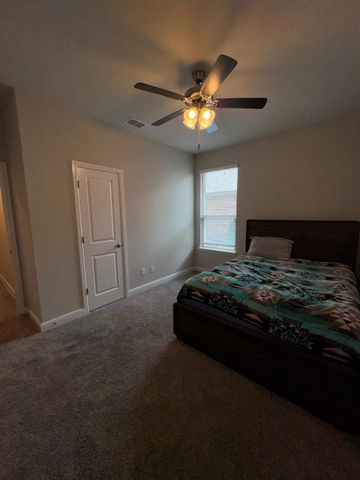 521 roundstone Road, Fort Worth, TX 76052