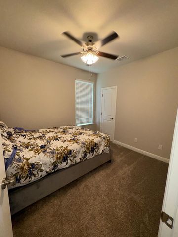 521 roundstone Road, Fort Worth, TX 76052