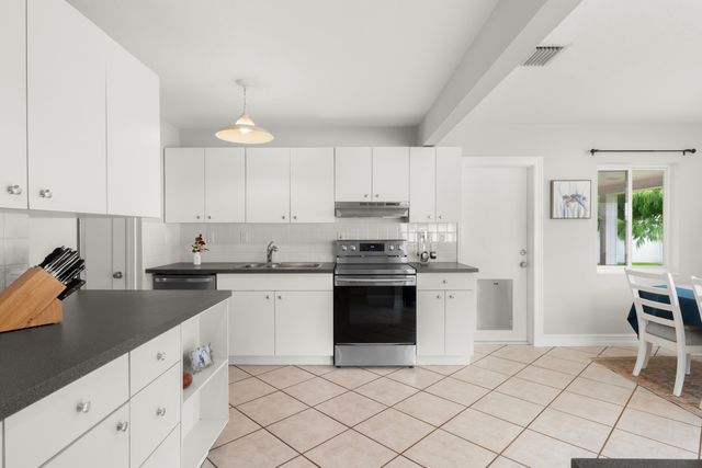 4761 NE 2ND Terrace, Oakland Park, FL 33334