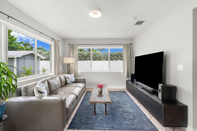 4761 NE 2ND Terrace, Oakland Park, FL 33334