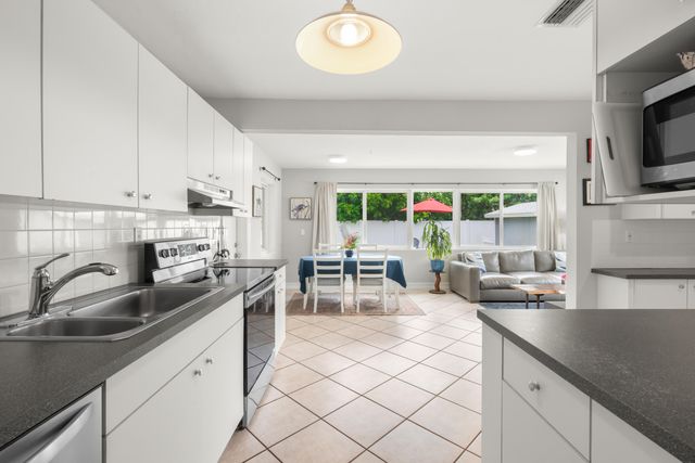4761 NE 2ND Terrace, Oakland Park, FL 33334
