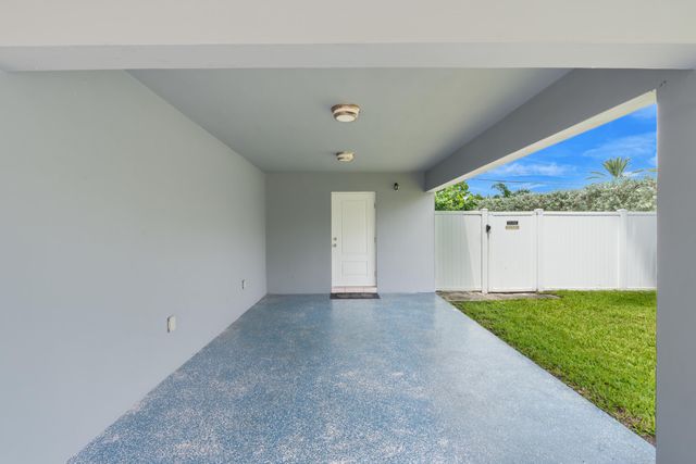 4761 NE 2ND Terrace, Oakland Park, FL 33334