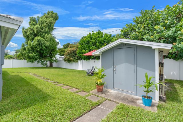4761 NE 2ND Terrace, Oakland Park, FL 33334