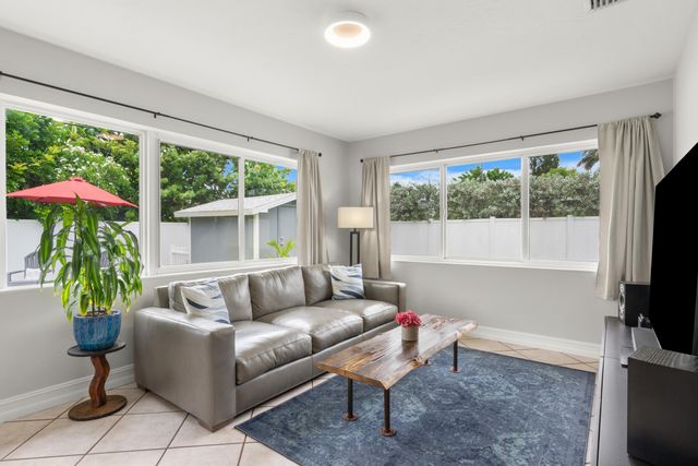 4761 NE 2ND Terrace, Oakland Park, FL 33334