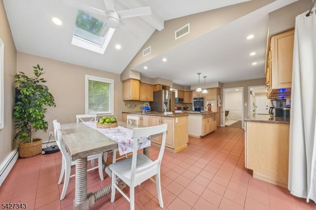 9 Wingate Way, Roseland Boro, NJ 07068