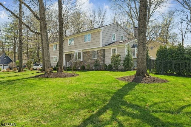 9 Wingate Way, Roseland Boro, NJ 07068