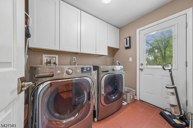 9 Wingate Way, Roseland Boro, NJ 07068