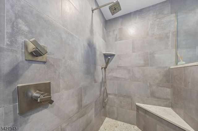 9 Wingate Way, Roseland Boro, NJ 07068