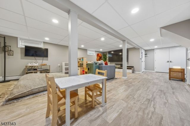 9 Wingate Way, Roseland Boro, NJ 07068