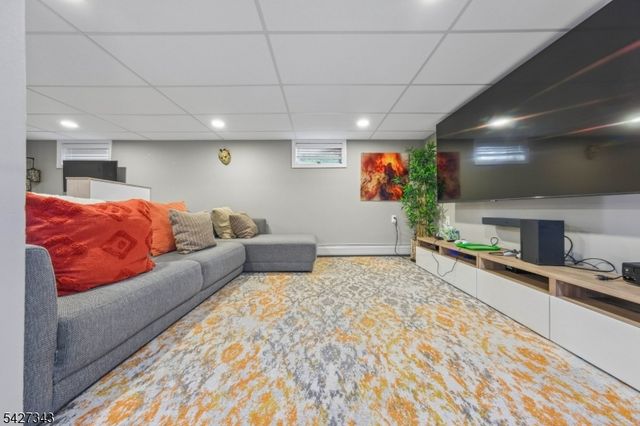 9 Wingate Way, Roseland Boro, NJ 07068
