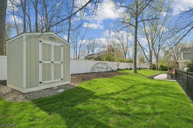 9 Wingate Way, Roseland Boro, NJ 07068