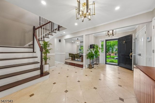 9 Wingate Way, Roseland Boro, NJ 07068