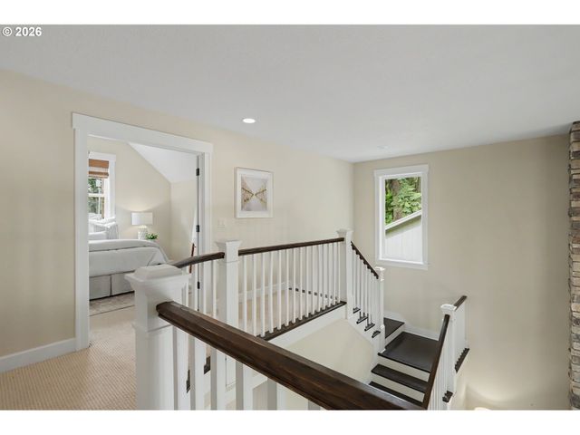 5831 Sw SEVILLE Ave, Lake Oswego, OR 97035