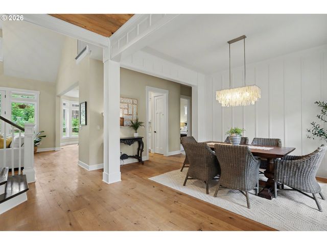 5831 Sw SEVILLE Ave, Lake Oswego, OR 97035
