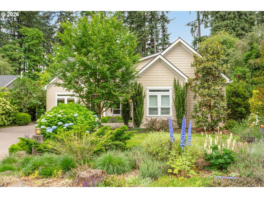 5831 Sw SEVILLE Ave, Lake Oswego, OR 97035