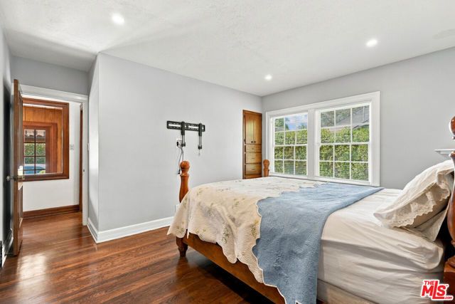 343 N Bronson Avenue, Los Angeles, CA 90004