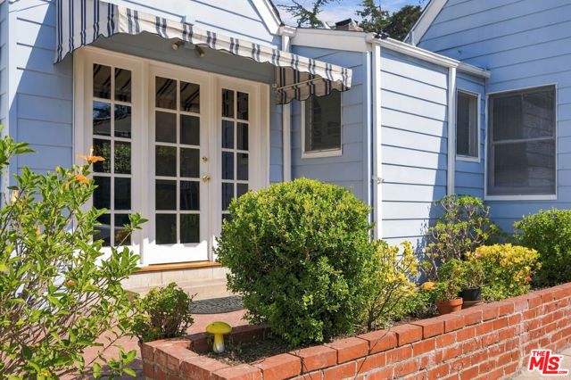 343 N Bronson Avenue, Los Angeles, CA 90004