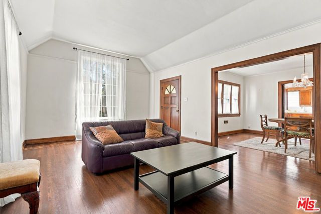 343 N Bronson Avenue, Los Angeles, CA 90004