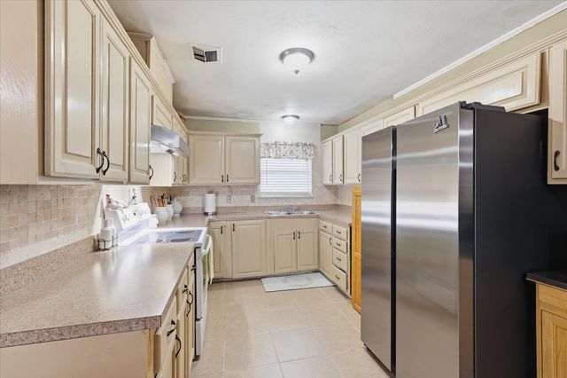 2800 Brockbank Drive, Irving, TX 75062