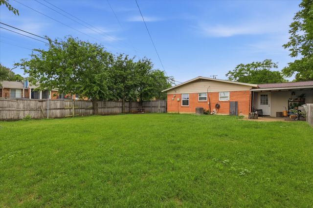 2800 Brockbank Drive, Irving, TX 75062