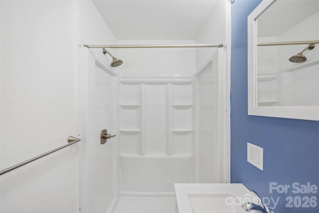 109 E Georgia Avenue, Bessemer City, NC 28016