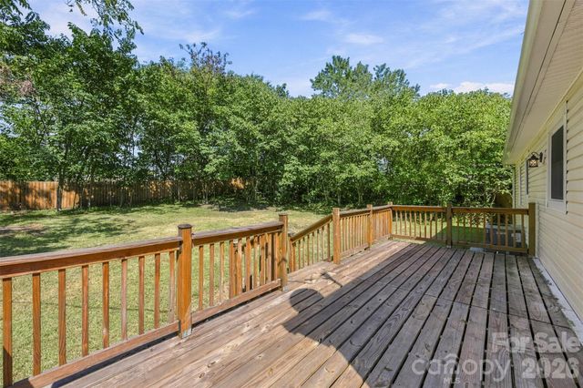 109 E Georgia Avenue, Bessemer City, NC 28016