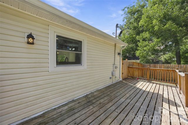 109 E Georgia Avenue, Bessemer City, NC 28016