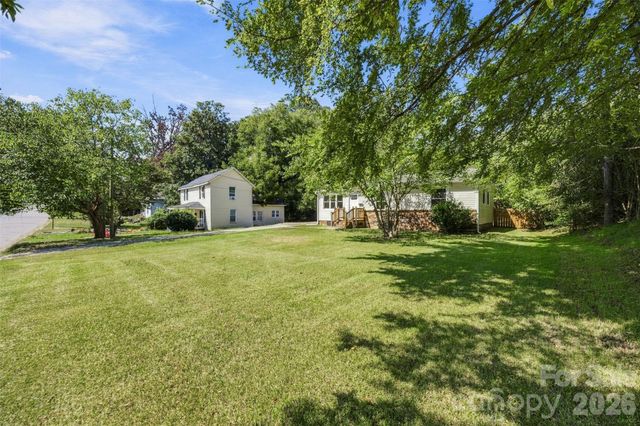 109 E Georgia Avenue, Bessemer City, NC 28016