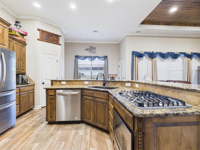 934 THRIFT ROAD, Burkburnett, TX 76354