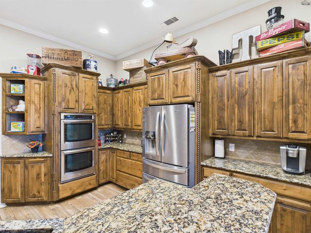 934 THRIFT ROAD, Burkburnett, TX 76354