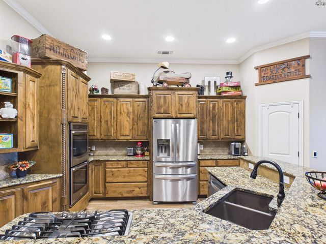 934 THRIFT ROAD, Burkburnett, TX 76354