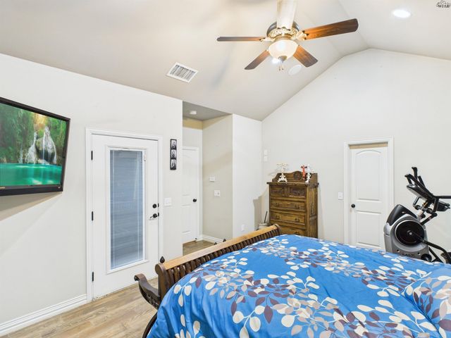 934 THRIFT ROAD, Burkburnett, TX 76354