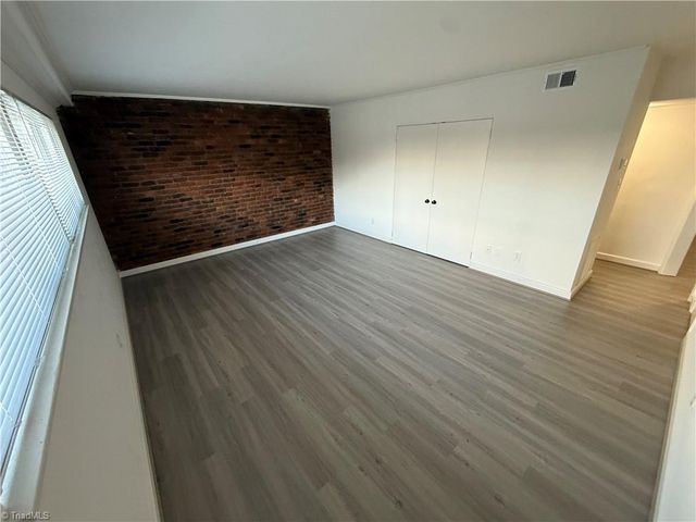 222 Hawthorne Road B, Winston-salem, NC 27104