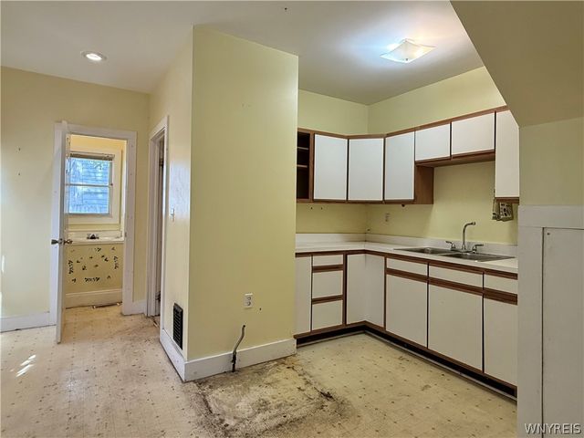 50 Abbottsford Place, Buffalo, NY 14213