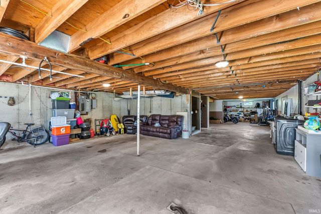 18865 County Road 14, Bristol, IN 46507