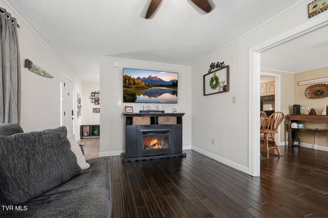 308 Northeast Grant Avenue, Wise, VA 24293