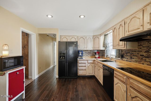 308 Northeast Grant Avenue, Wise, VA 24293