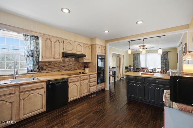 308 Northeast Grant Avenue, Wise, VA 24293