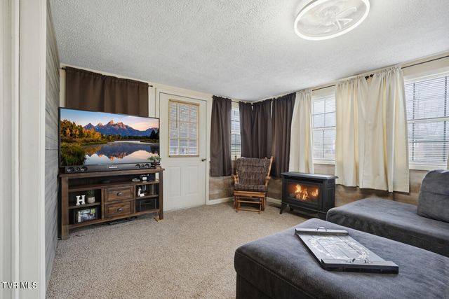 308 Northeast Grant Avenue, Wise, VA 24293