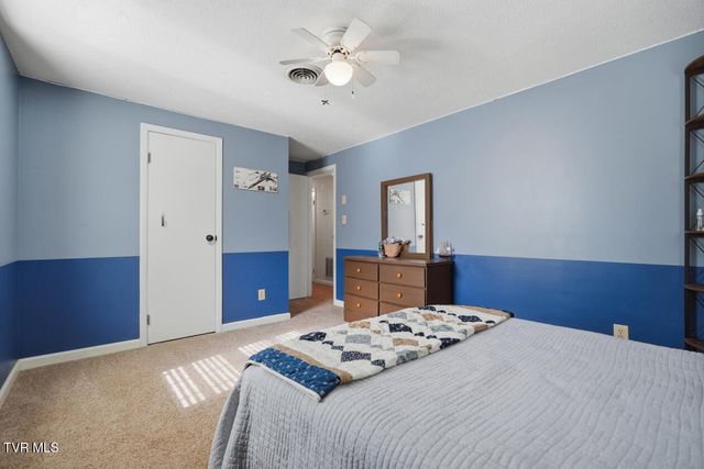 308 Northeast Grant Avenue, Wise, VA 24293