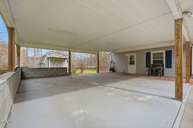 308 Northeast Grant Avenue, Wise, VA 24293