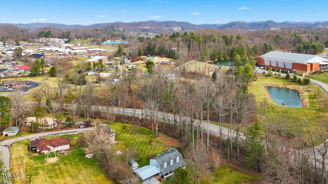 308 Northeast Grant Avenue, Wise, VA 24293