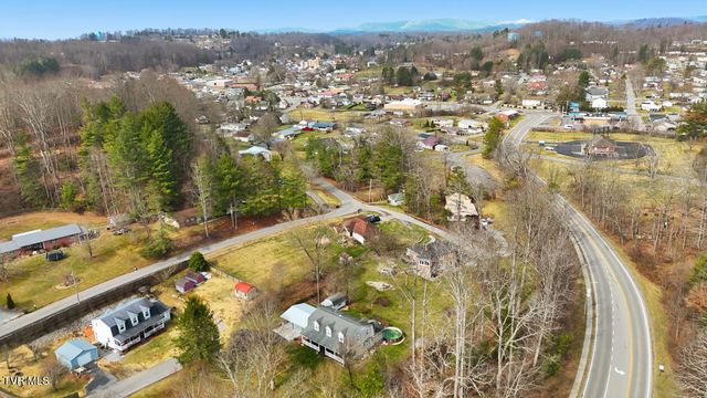 308 Northeast Grant Avenue, Wise, VA 24293