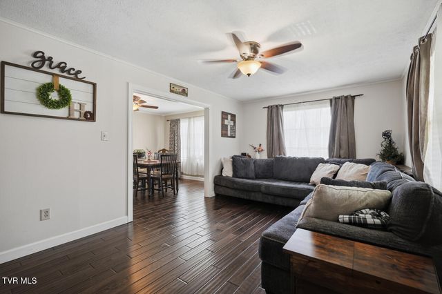 308 Northeast Grant Avenue, Wise, VA 24293