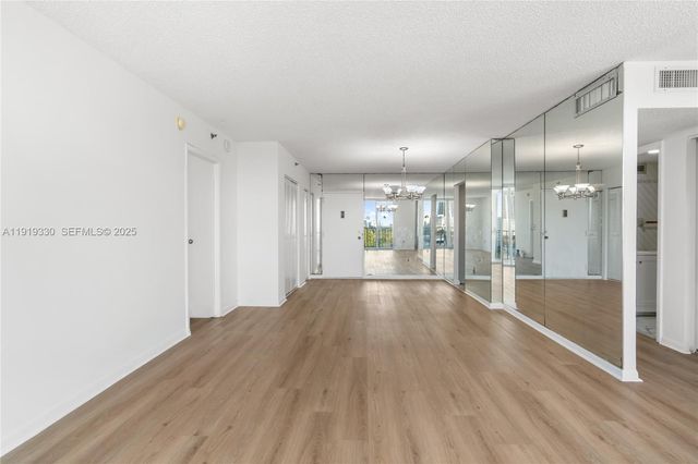 4101 Pine Tree Dr 1112, Miami Beach, FL 33140