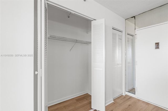 4101 Pine Tree Dr 1112, Miami Beach, FL 33140