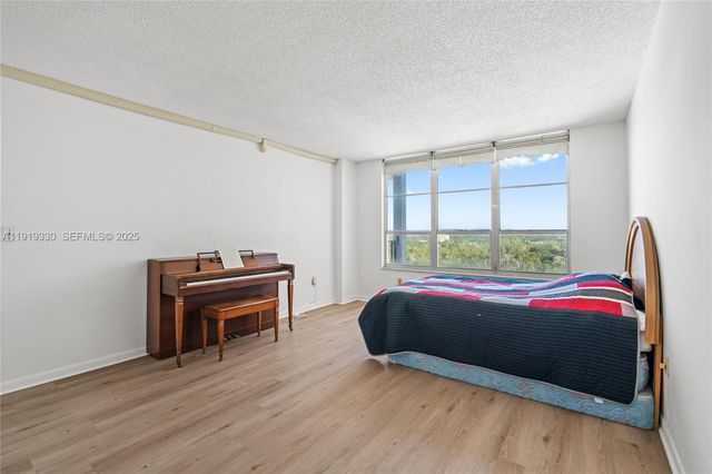 4101 Pine Tree Dr 1112, Miami Beach, FL 33140