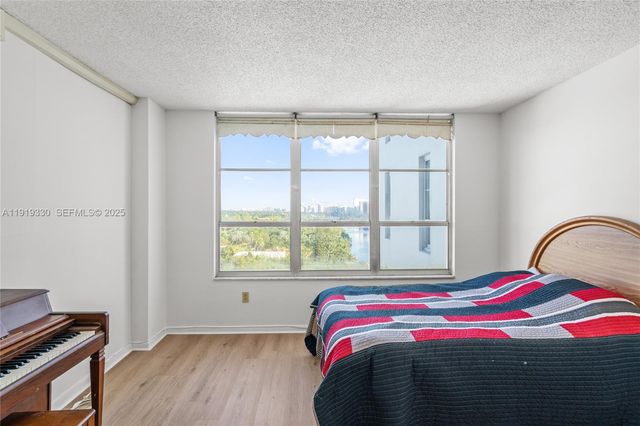 4101 Pine Tree Dr 1112, Miami Beach, FL 33140